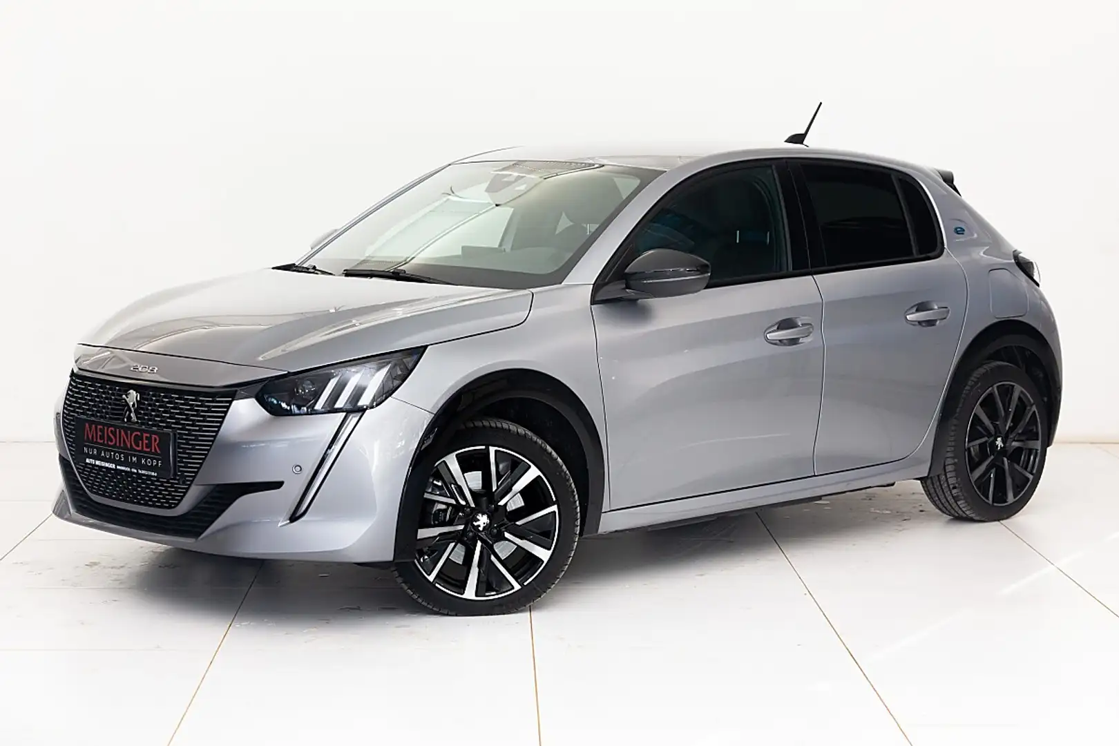 Peugeot e-208 50kWh GT Silber - 1