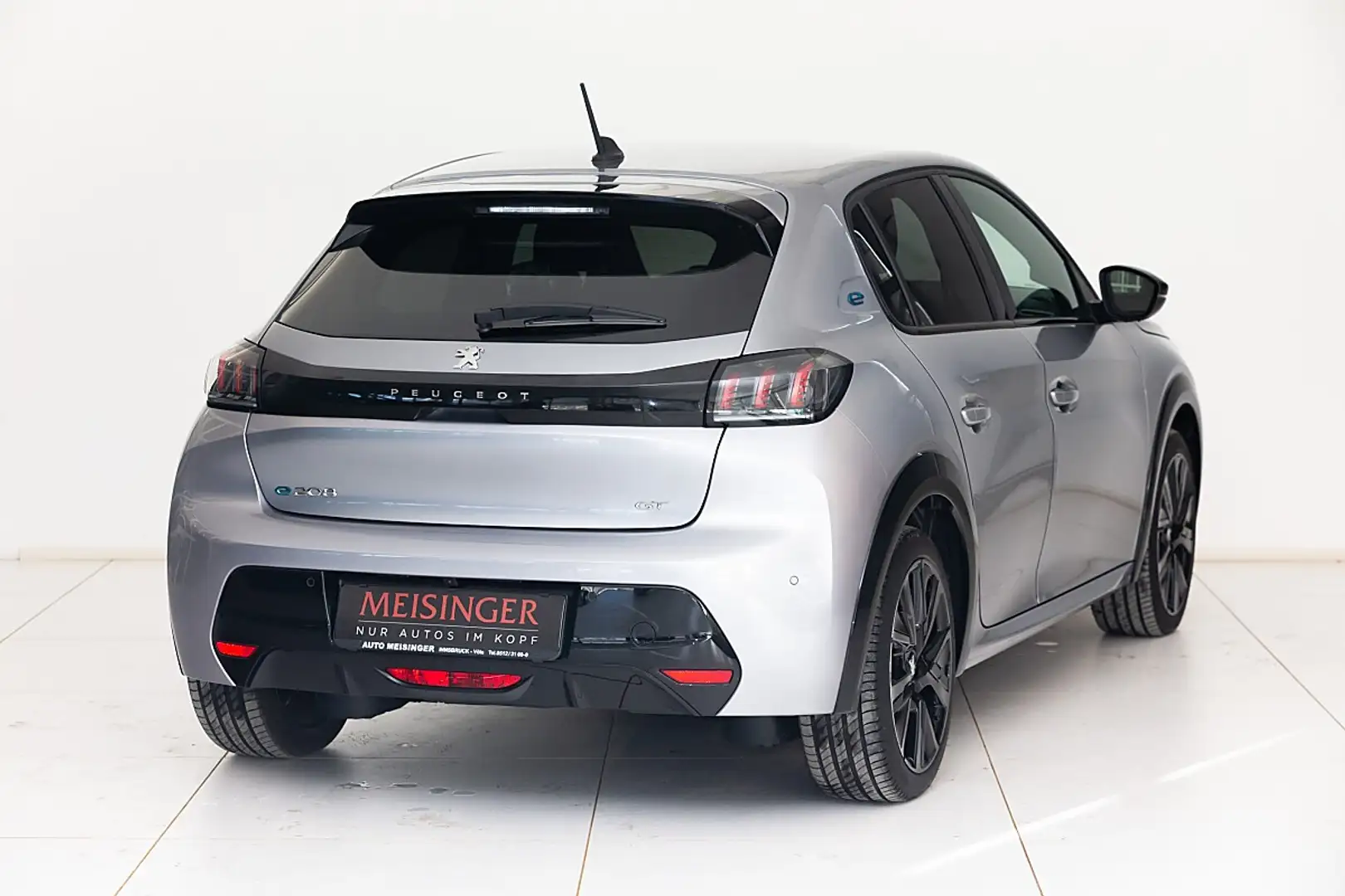 Peugeot e-208 50kWh GT Silber - 2