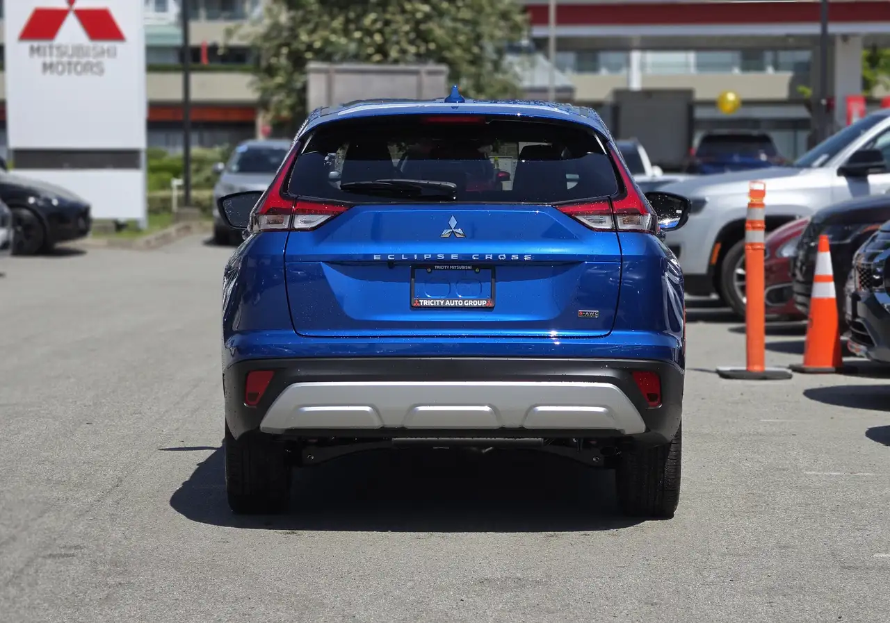 Mitsubishi Eclipse Cross снимка Mitsubishi Eclipse Cross
