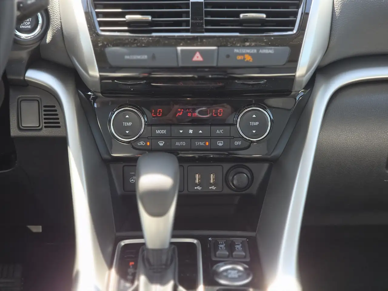 Mitsubishi Eclipse Cross снимка Mitsubishi Eclipse Cross