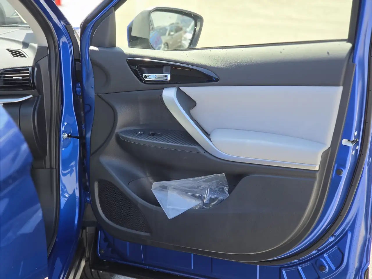 Mitsubishi Eclipse Cross снимка Mitsubishi Eclipse Cross