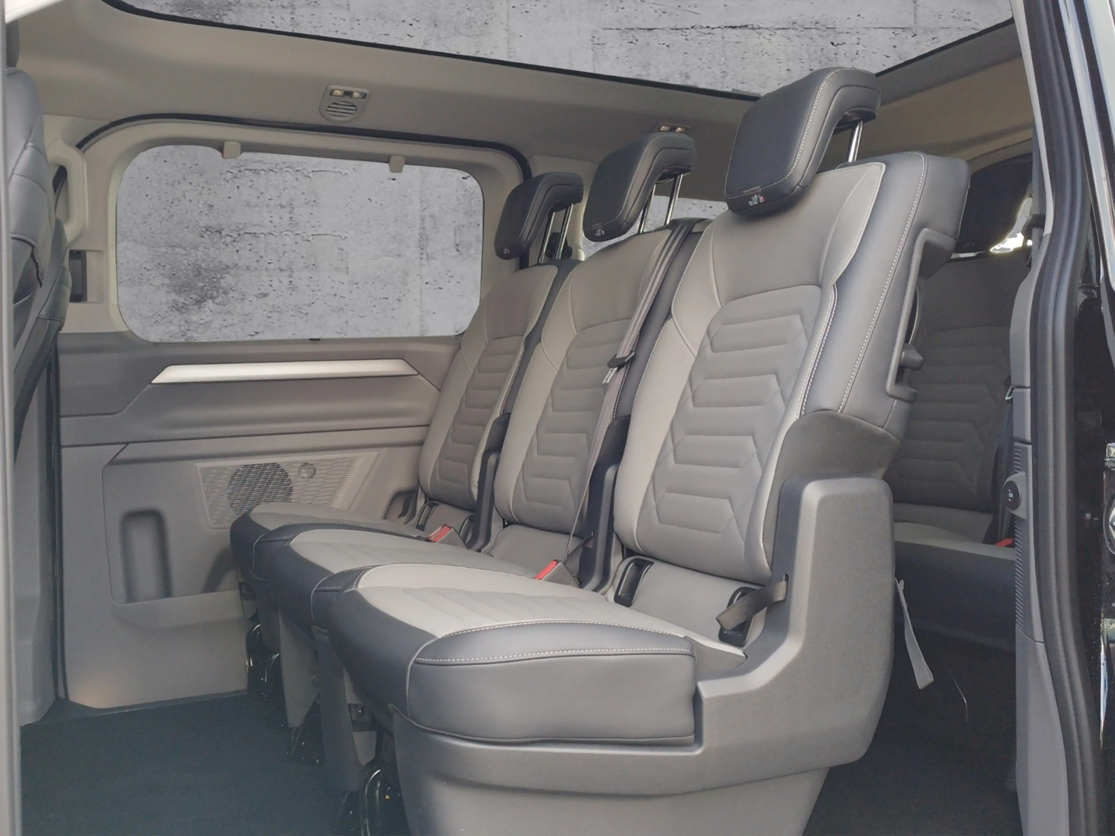 Volkswagen T7 Caravelle Style 2.0 TDI 4M DSG H&K/AHK/PANO — photo 11