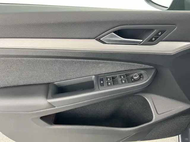 Volkswagen Golf view 11
