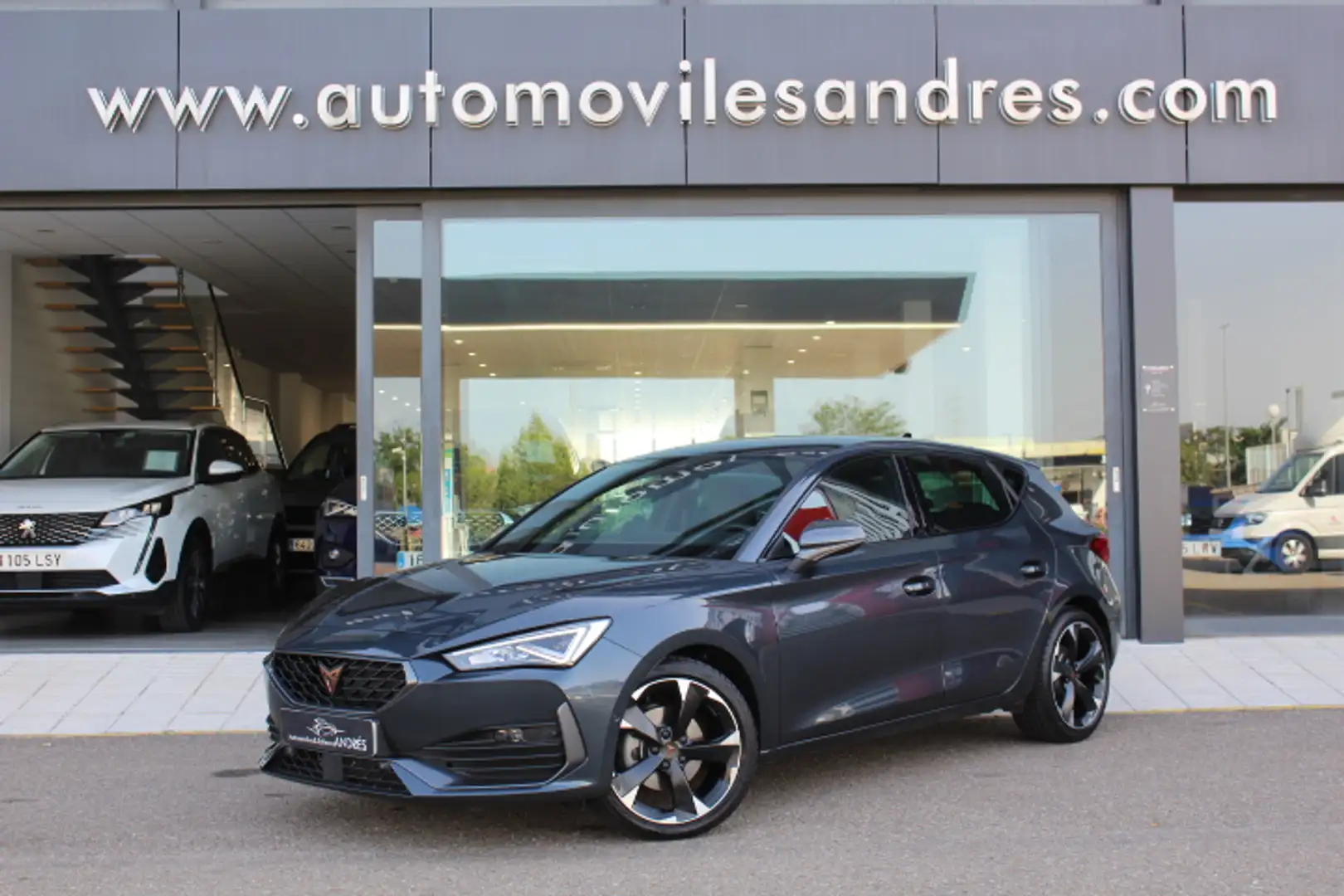 CUPRA Leon 1.5 ETSI DSG 110Kw Grau - 1