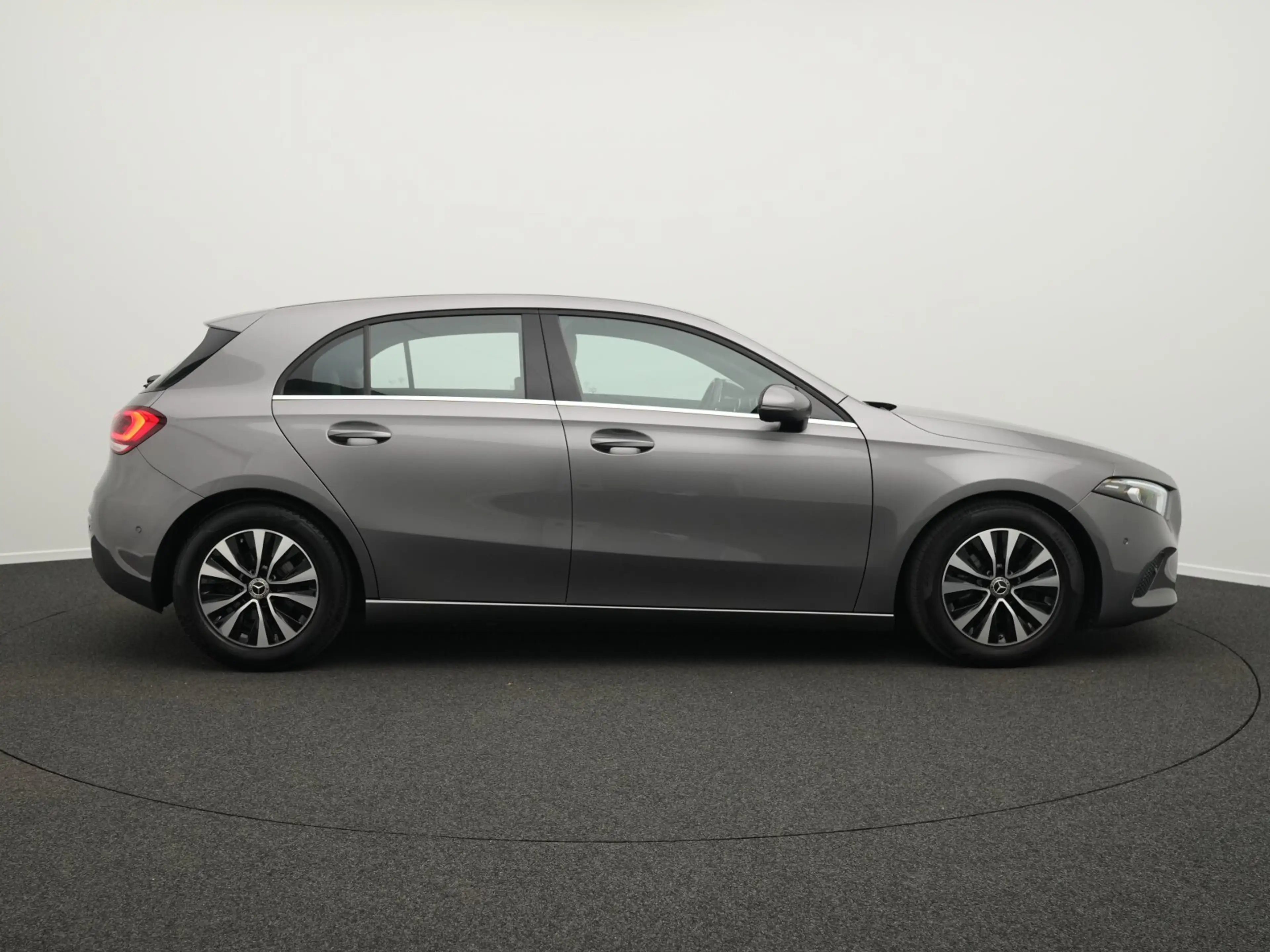 Mercedes-Benz A 180 A 180 Style LED+Kamera+MBUX Navi/Autom./Klima — photo 5