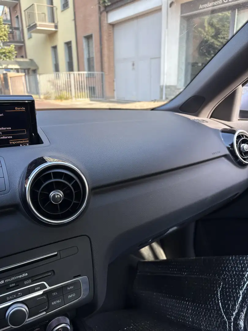 Audi A1 Sportback 1.6 tdi Metal Plus s-tronic - 2