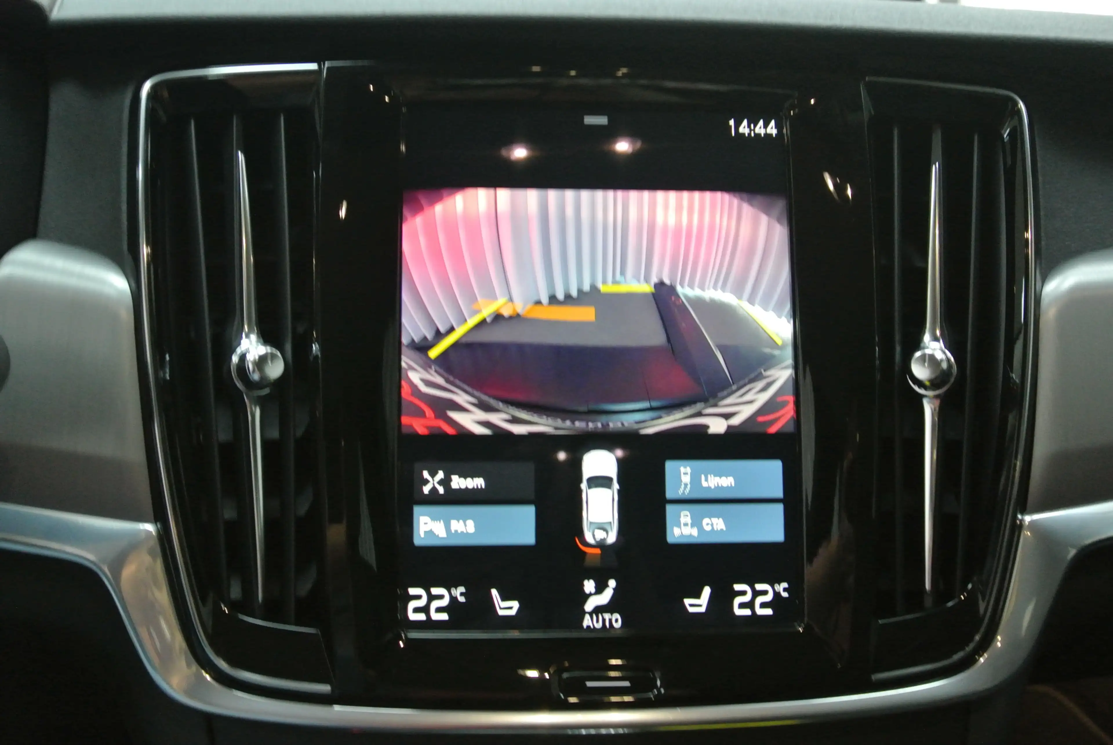 Volvo S90 D3 Geartronic Momentum — photo 14