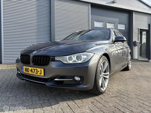 BMW 328 3-serie Touring 328i Executive 245PK met M stuur