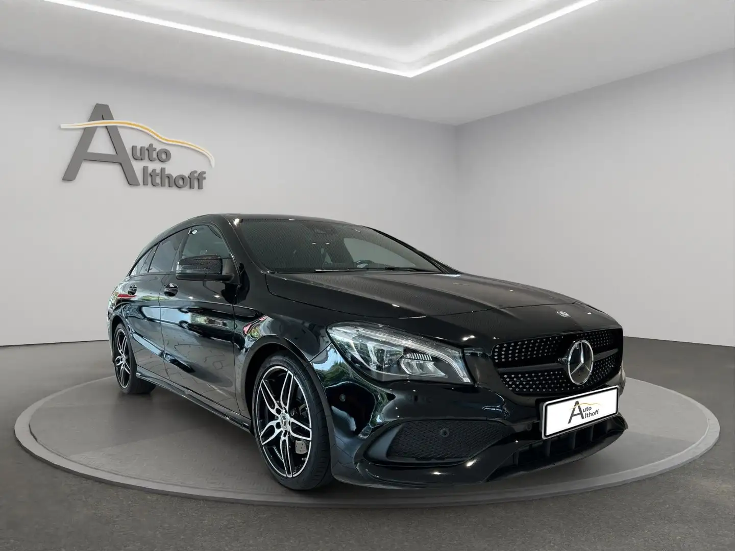 Mercedes-Benz CLA 220 AMG DCT PANO LED KAM DIS eHeck ASSIST Schwarz - 1