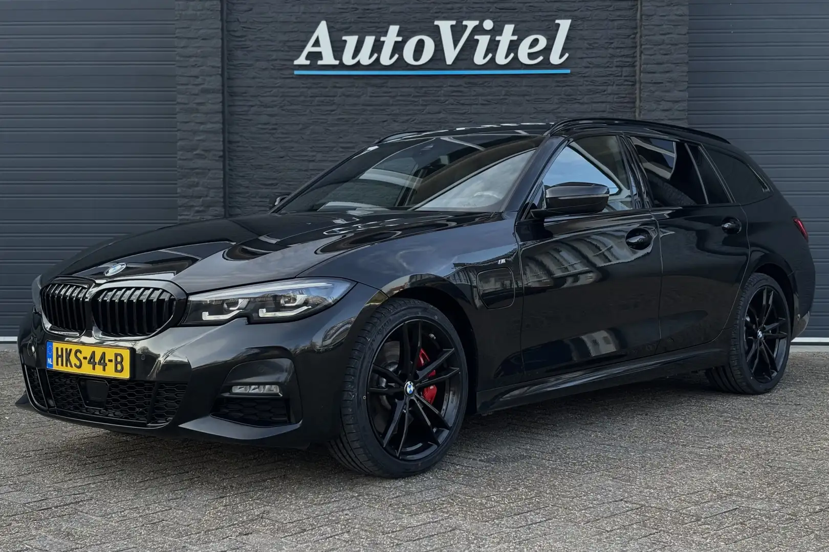 BMW 330 3-serie Touring 330e M Sport | Harman/Kardon | Spo Zwart - 1