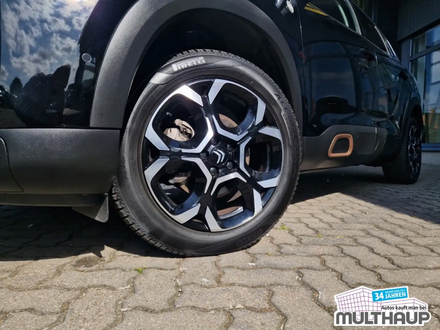 Citroen C5 Aircross C-Series BlueHDi 130 EAT8 LED SHZ ACC PDCv+h Zwart - 2