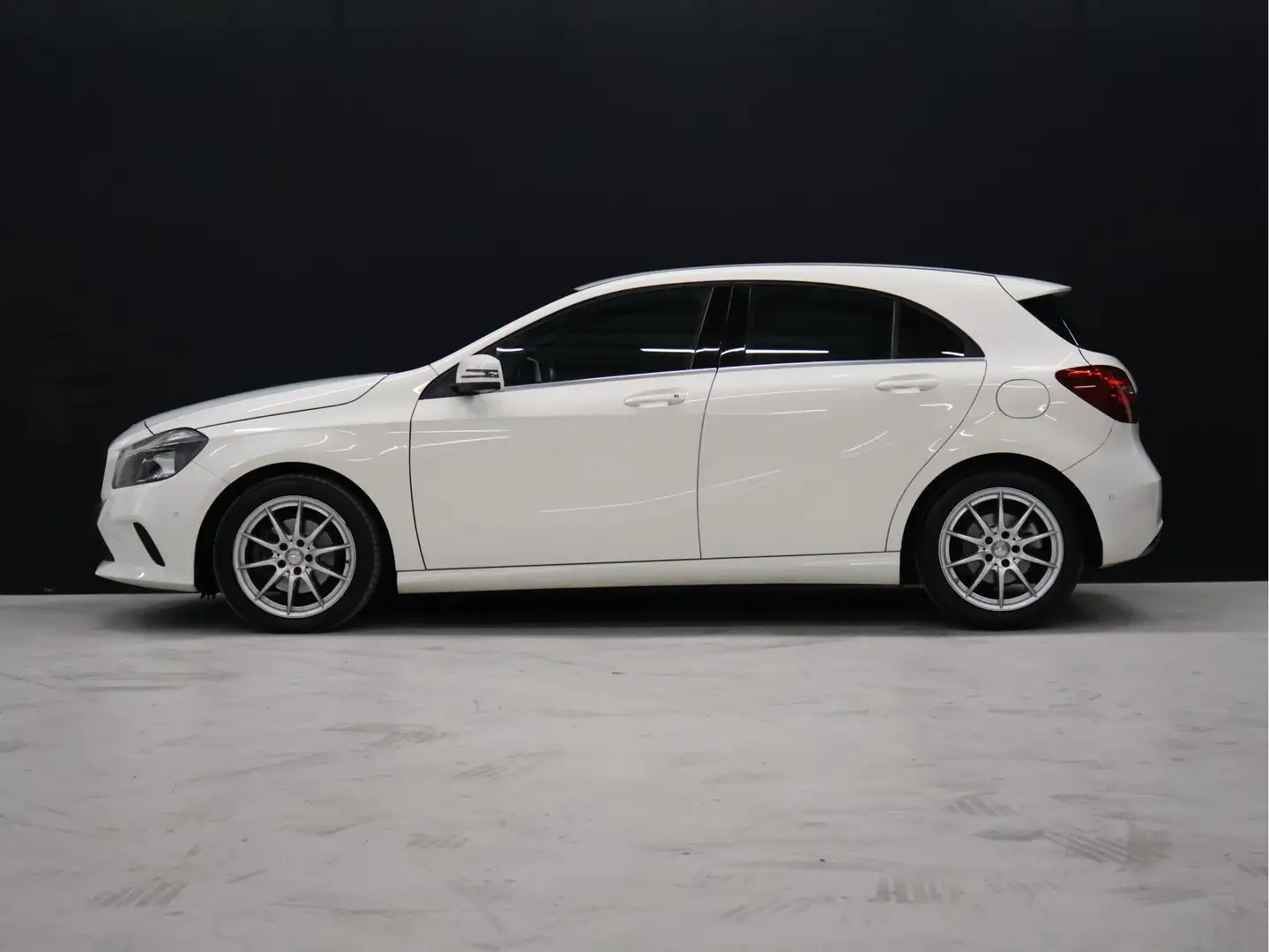 Mercedes-Benz A 180 Ambition [SPORTSTOELEN, PDC V+A, STOELVERWARMING, Wit - 2