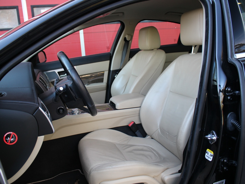 Jaguar XF 2.2D | Navi | Trekhaak | Camera | Stoelverwarming — photo 9