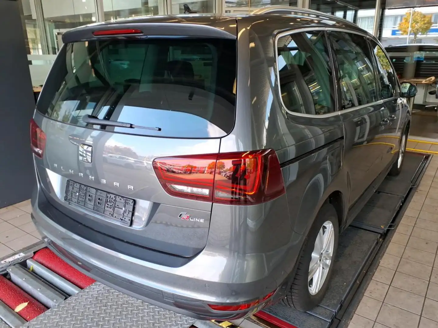 SEAT Alhambra 1.4 TSI FR-Line ACC PANO 7-SITZER Gris - 2