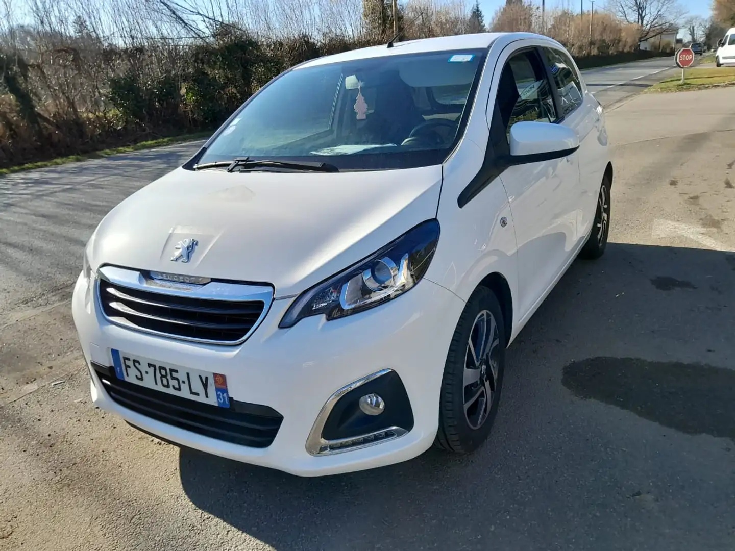 Peugeot 108 1.0 VTI 72 S\u0026amp;S ALLURE Blanc - 1