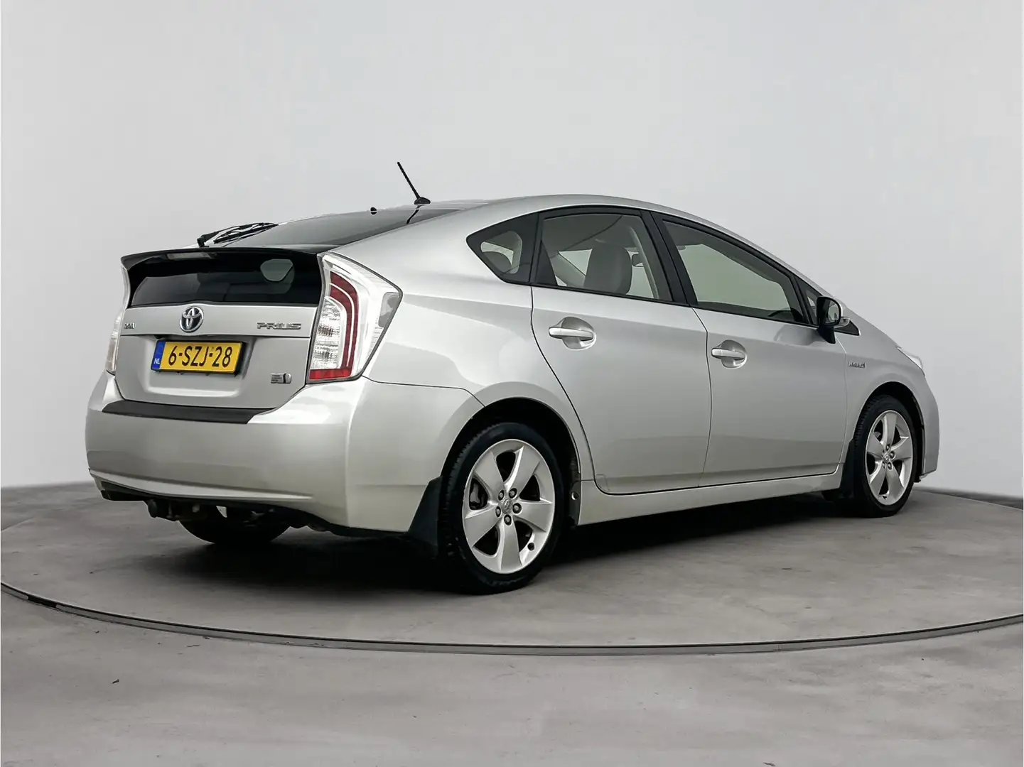 Toyota Prius 1.8 Business | Navigatie | Head Up Display | Parke Šedá - 2