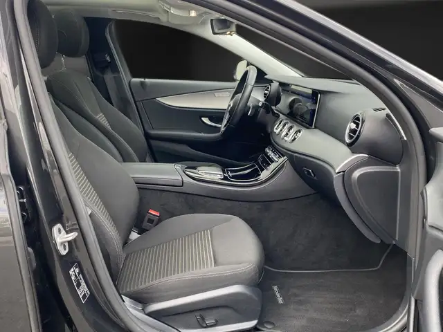 Mercedes-Benz E-Class view 15