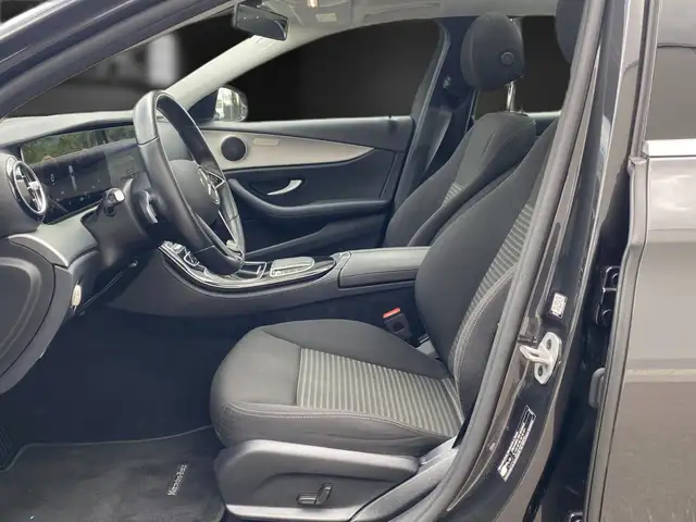 Mercedes-Benz E-Class view 14