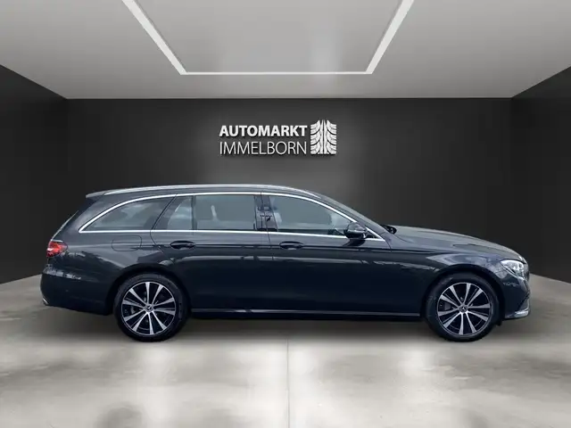 Mercedes-Benz E-Class view 11