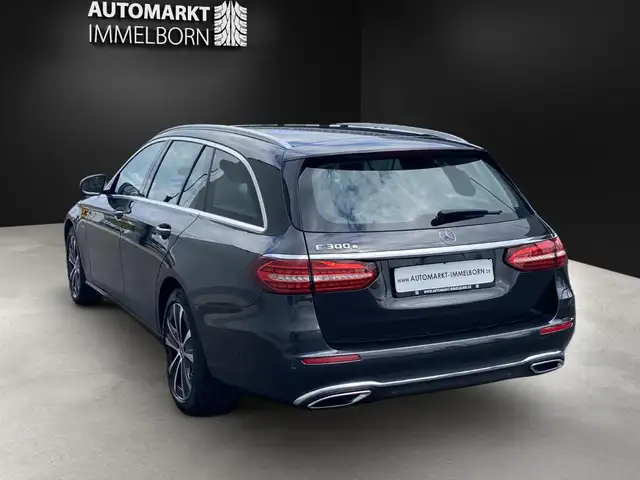 Mercedes-Benz E-Class view 6