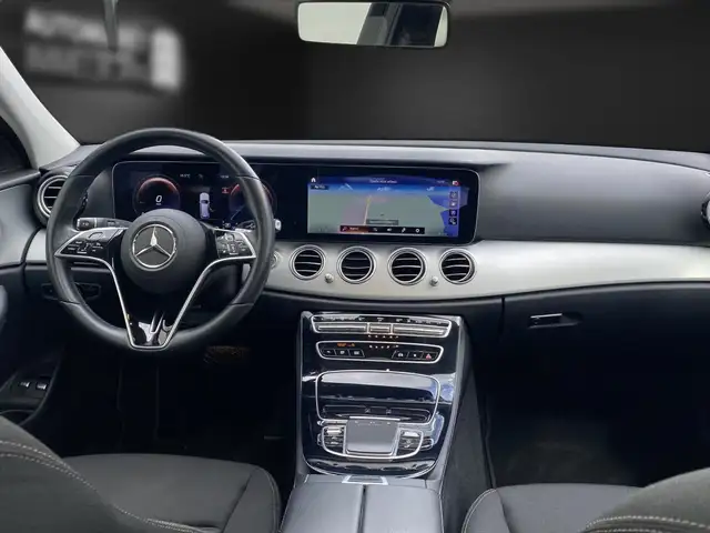 Mercedes-Benz E-Class view 13