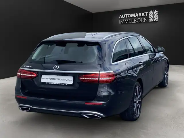 Mercedes-Benz E-Class view 7