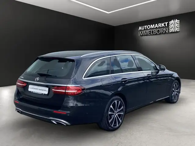 Mercedes-Benz E-Class view 8
