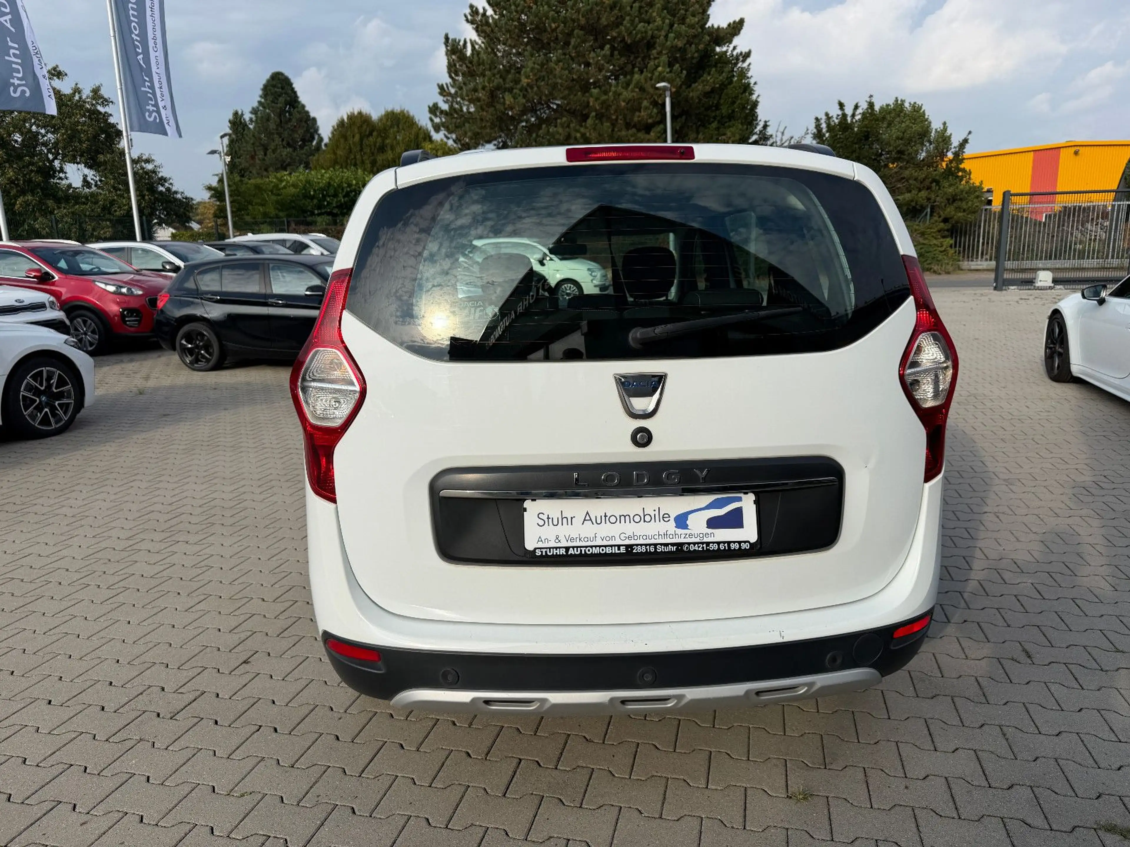 Dacia Lodgy Stepway1.3 Navi Kamera SHZ 7.Sitze PDC 1.H — photo 7