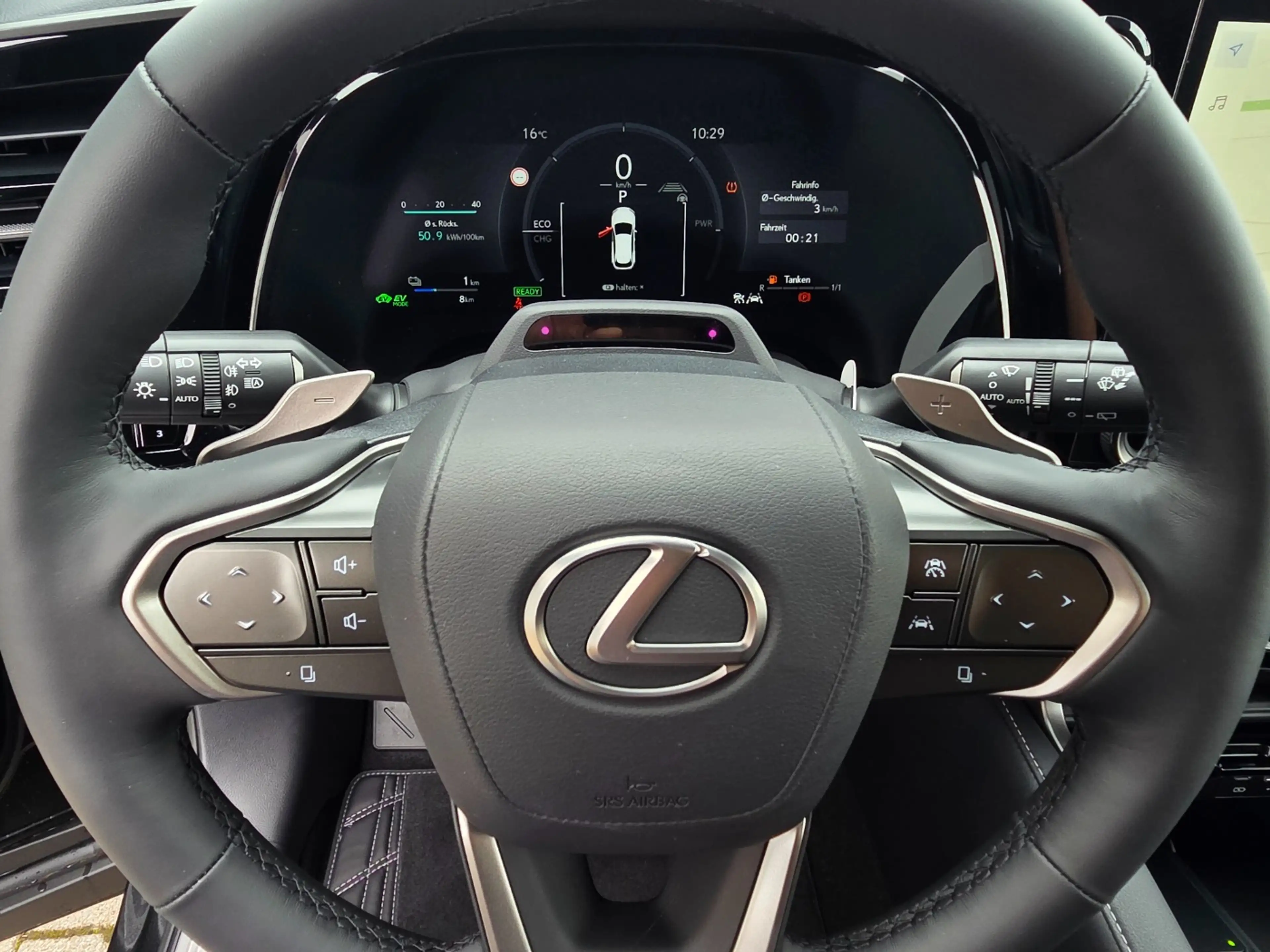Lexus RX 450h RX 450 h+ E-Four F Sport Panoramadach — photo 13
