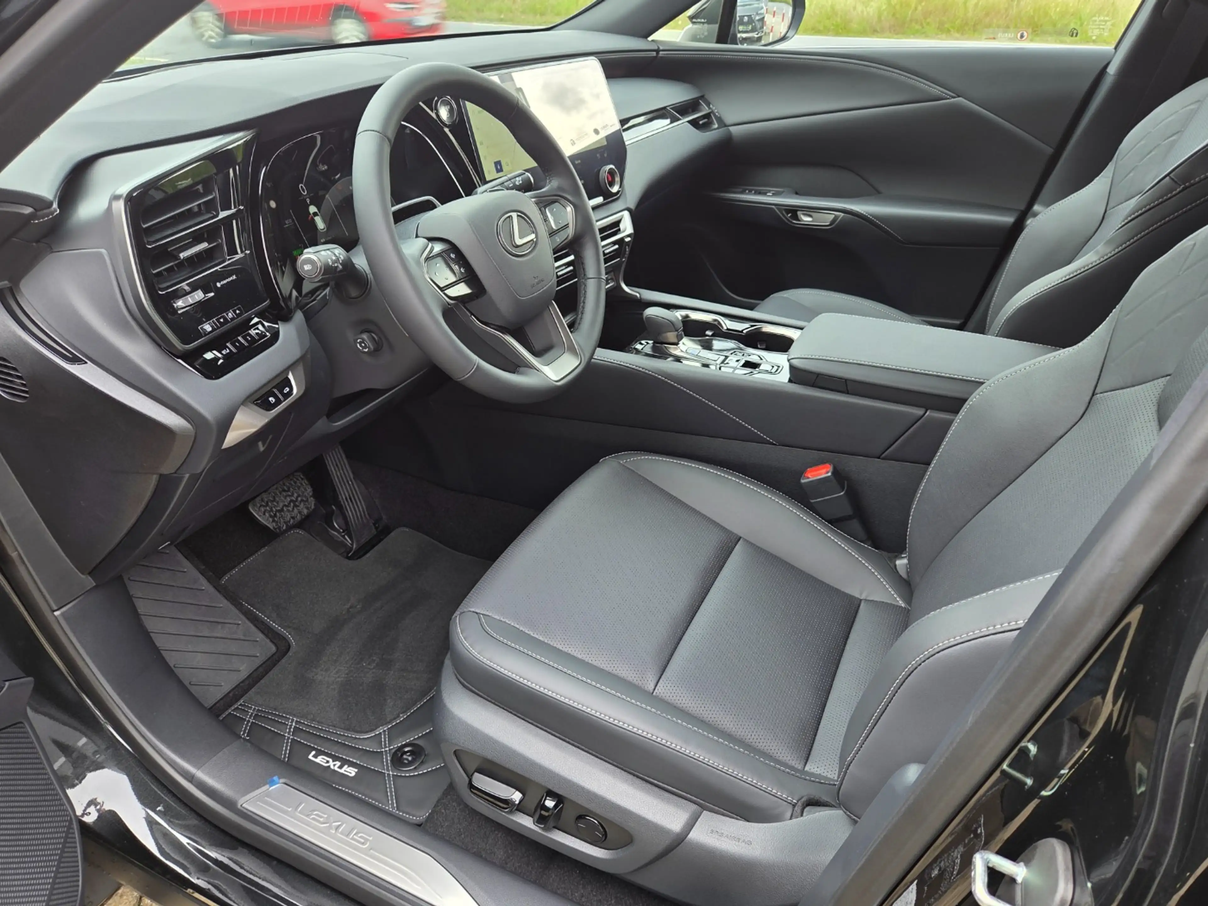 Lexus RX 450h RX 450 h+ E-Four F Sport Panoramadach — photo 8