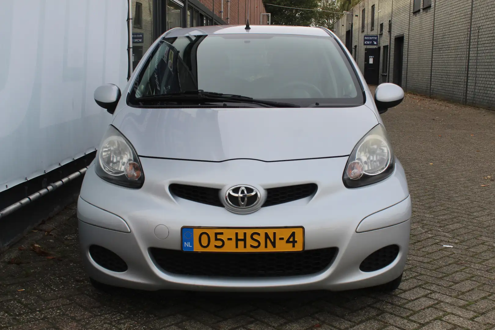 Toyota Aygo 1.0-12V Comfort Automaat I Elek ramen Grijs - 2