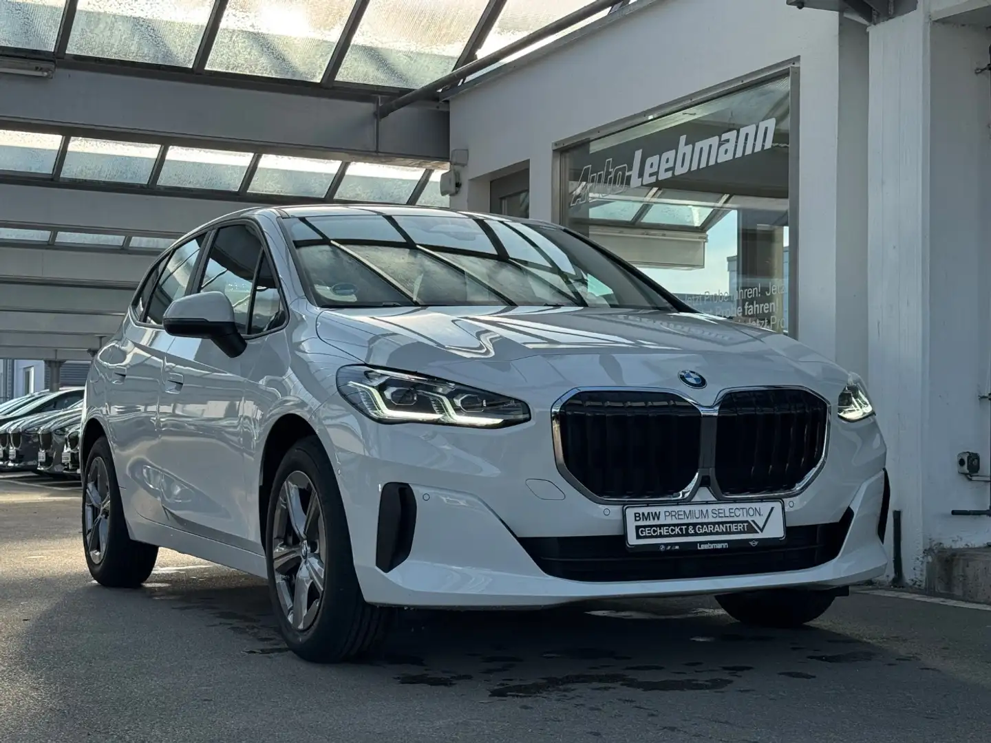 BMW 223 i xDrive Active Tourer GARANTIE bis 01/2029 Biały - 2