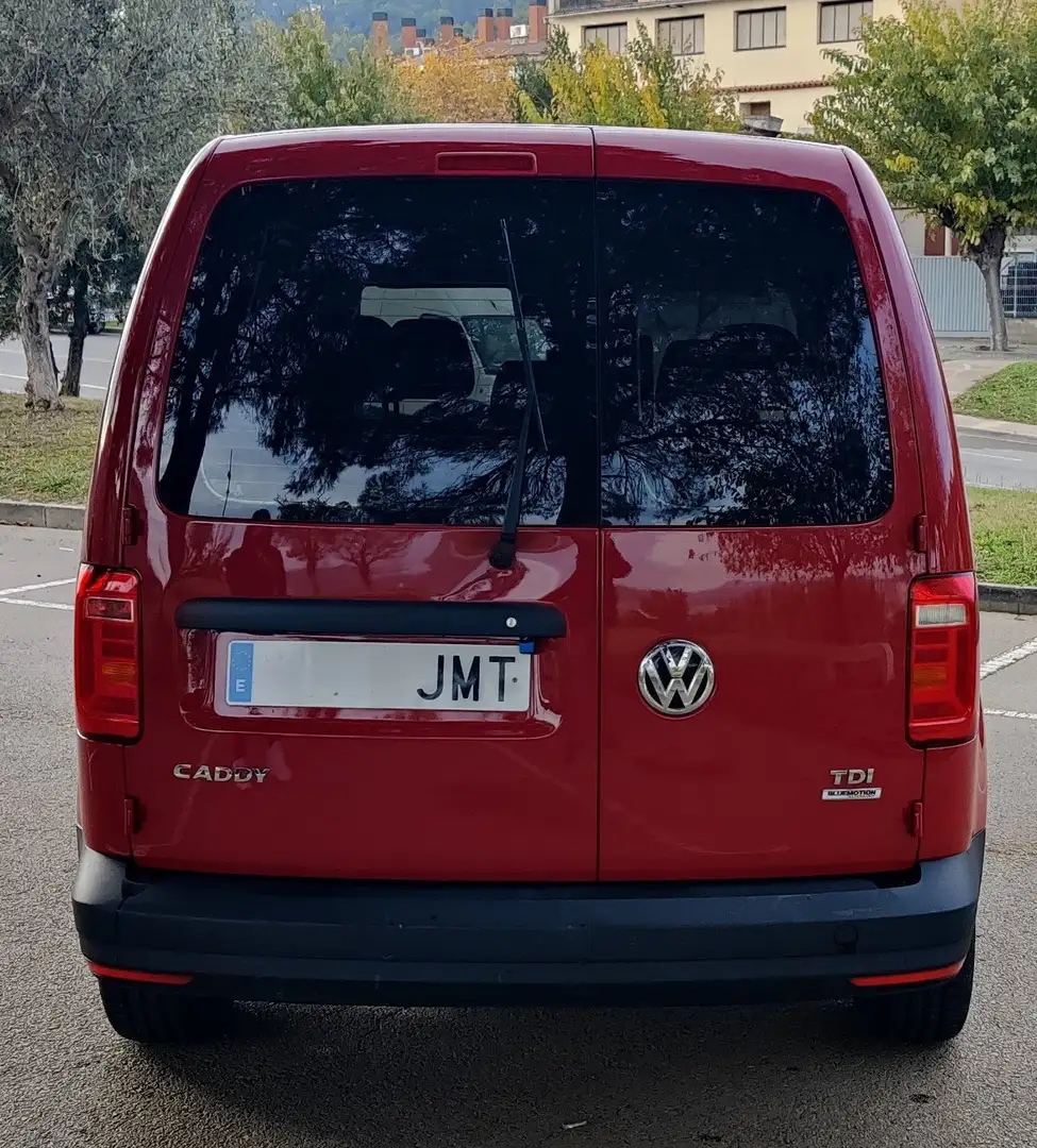Volkswagen Caddy Kombi BMT 102 CV Rojo - 2
