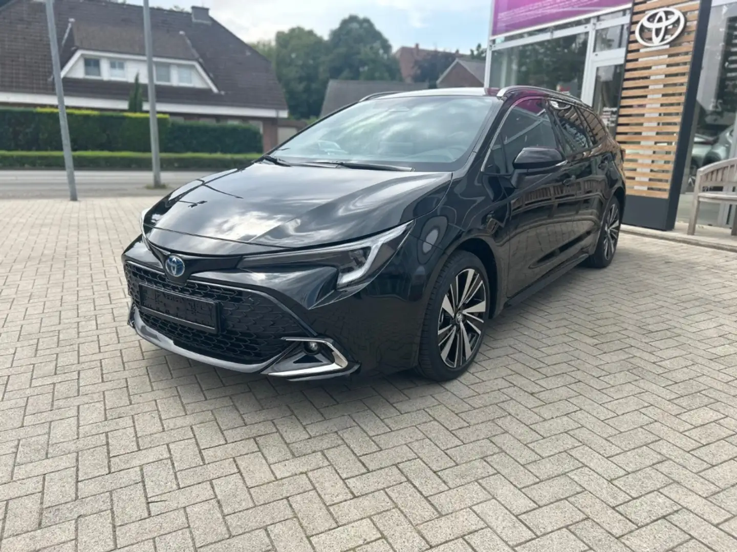 Toyota Corolla 2,0l Hybrid TS Teamplayer ACC Navi LED El. Heckkla Noir - 2