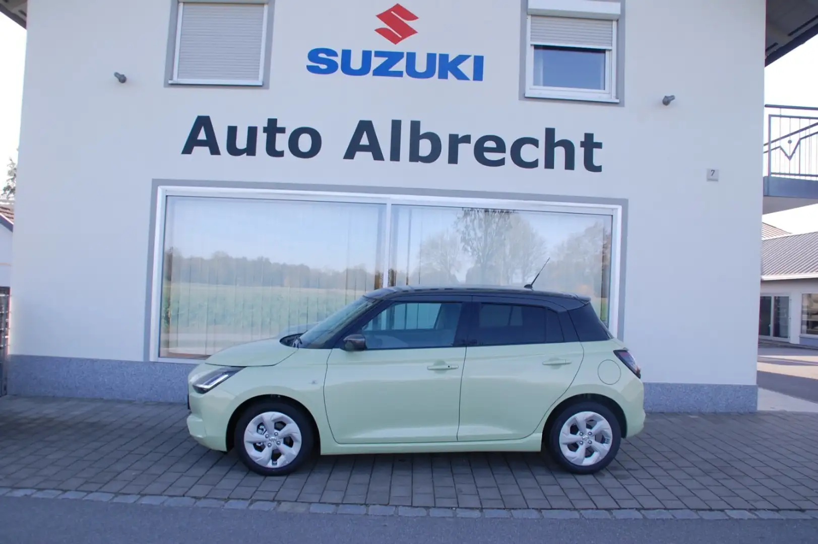Suzuki Swift 1.2 Dualjet Hybrid 61 kW Comfort Gelb - 1