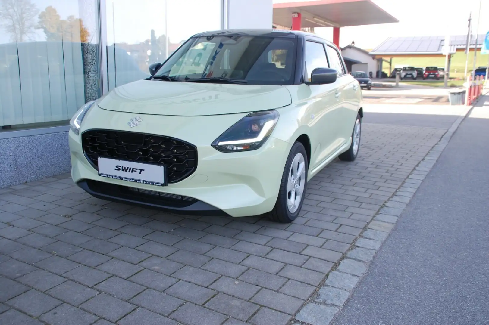 Suzuki Swift 1.2 Dualjet Hybrid 61 kW Comfort Gelb - 2