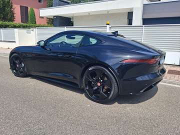 F-Type Coupe 2.0 i4 R-Dynamic Black rwd 300cv auto
