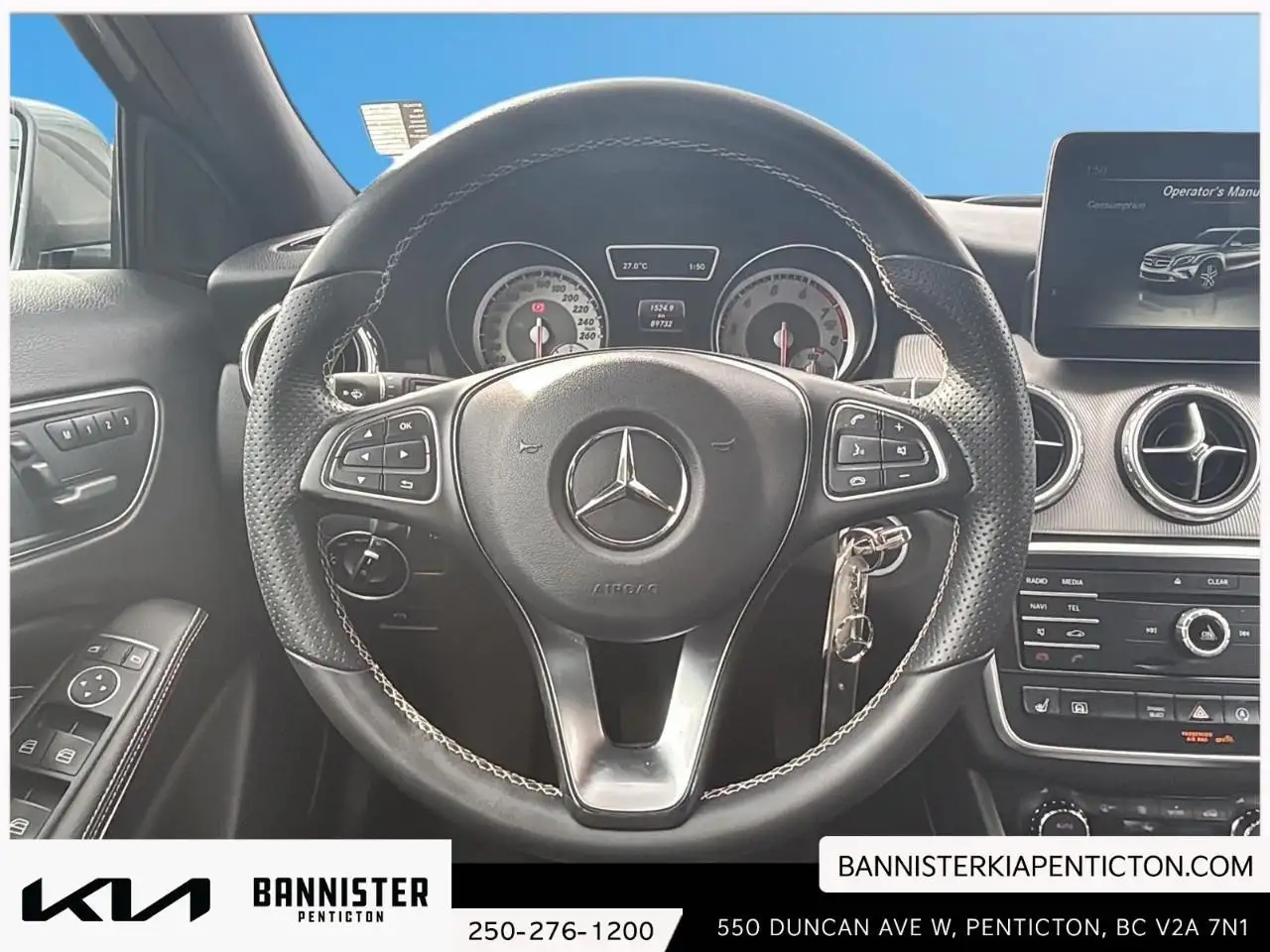 Mercedes-Benz GLA снимка Mercedes-Benz GLA