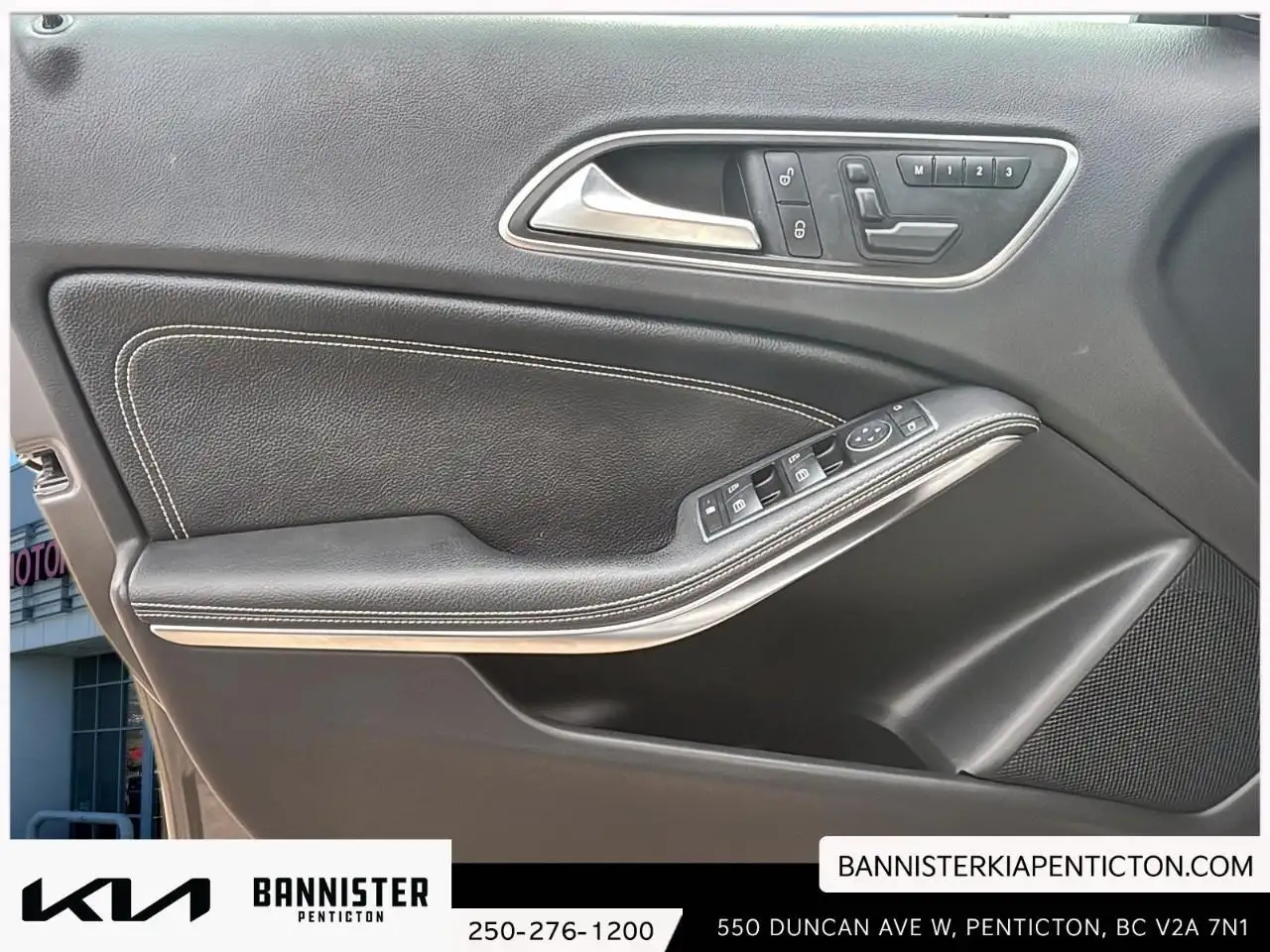 Mercedes-Benz GLA снимка Mercedes-Benz GLA