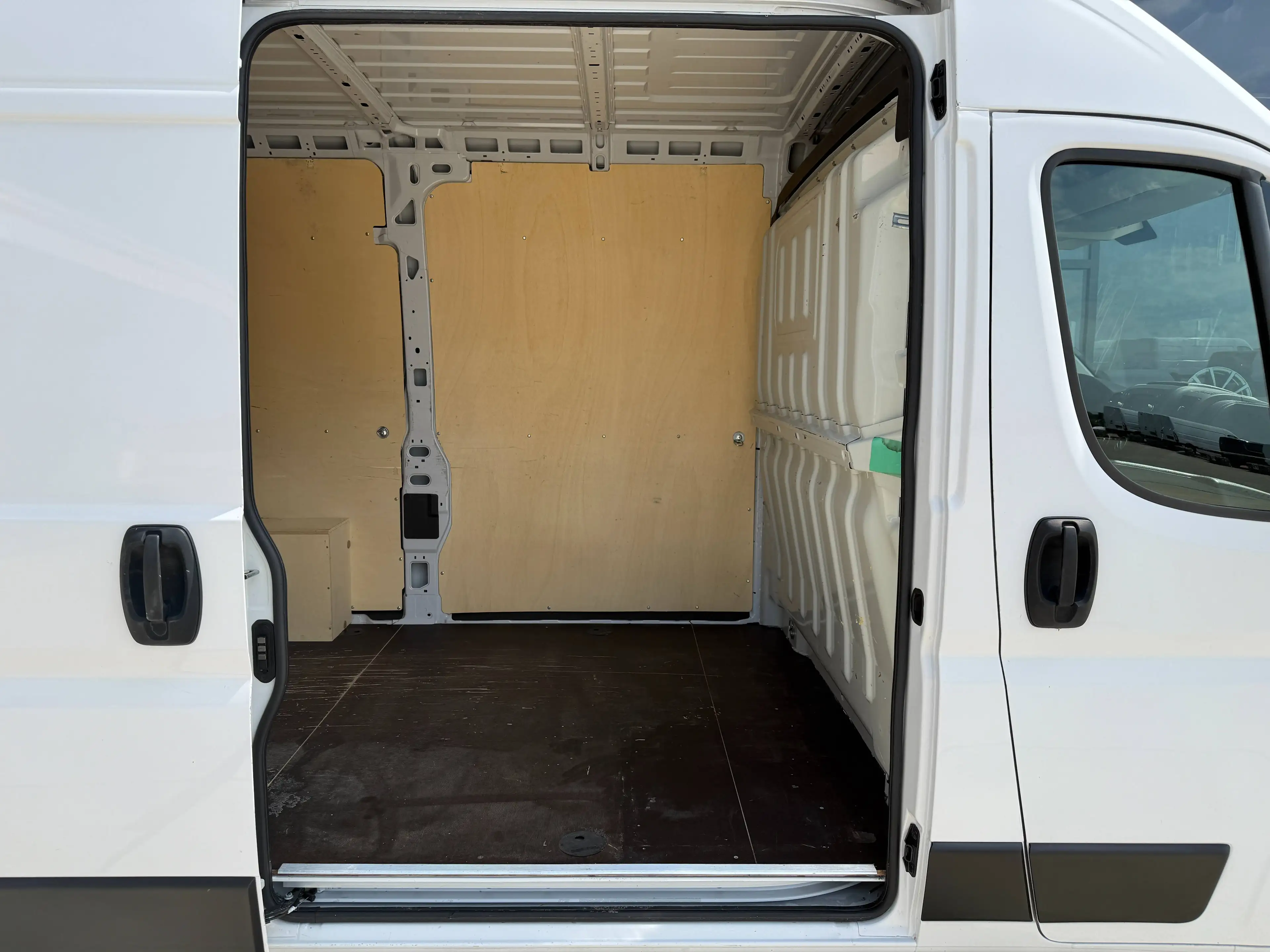 Citroen Jumper Jumper 30 BlueHDi 30 L2H2 NAVI/Tempomat/PDC — photo 6