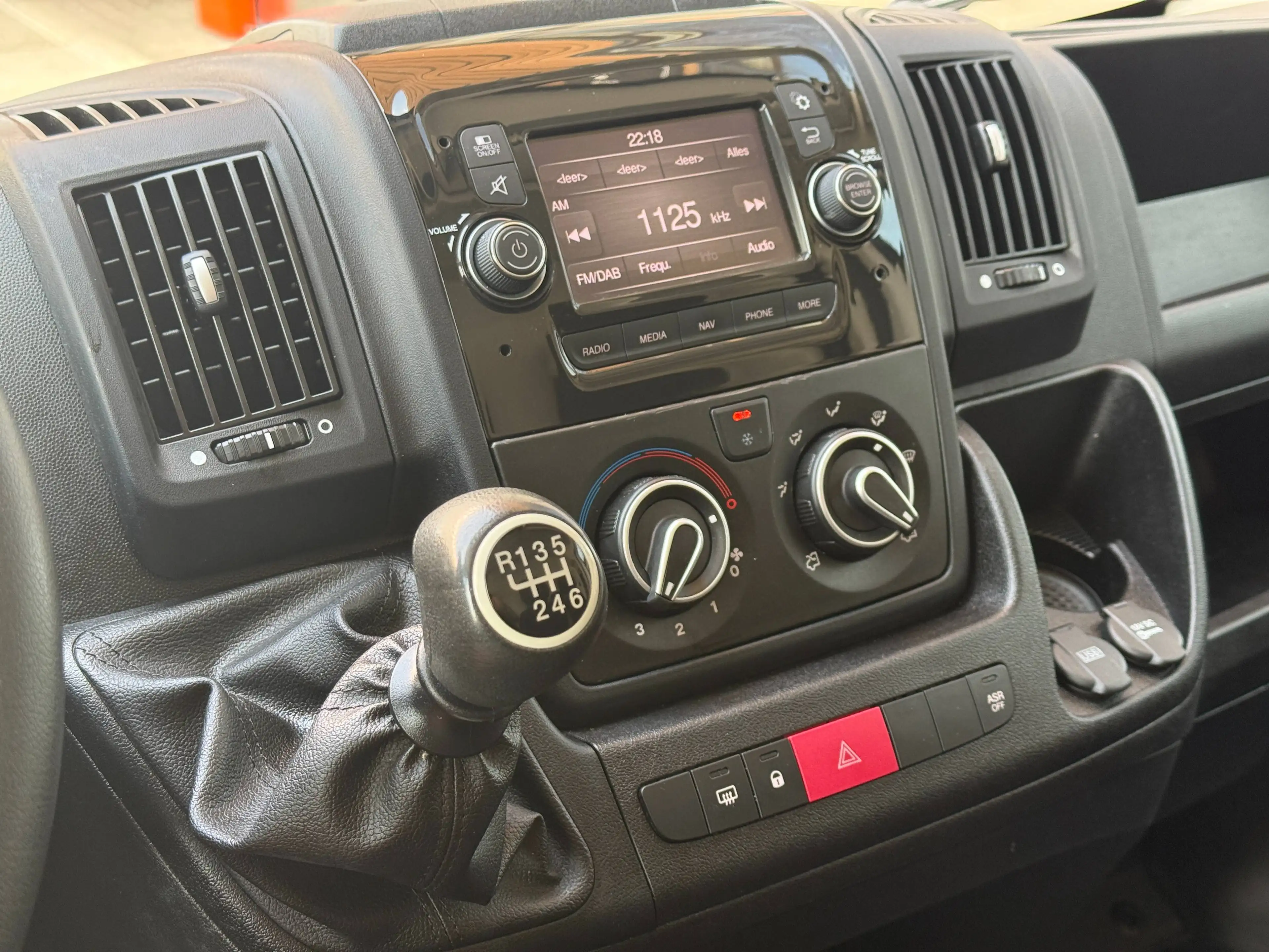 Citroen Jumper Jumper 30 BlueHDi 30 L2H2 NAVI/Tempomat/PDC — photo 8