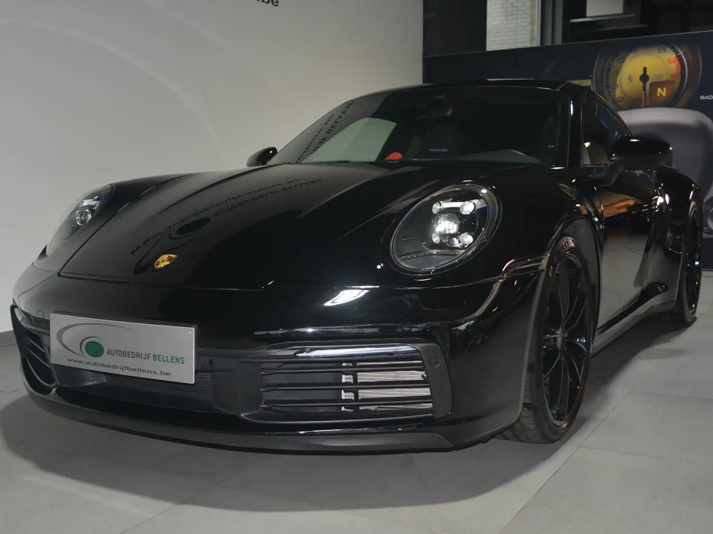 Porsche 992 911 Carrera 4S PDK GEPERSONALIZEERDE UITVOERING Zwart - 2