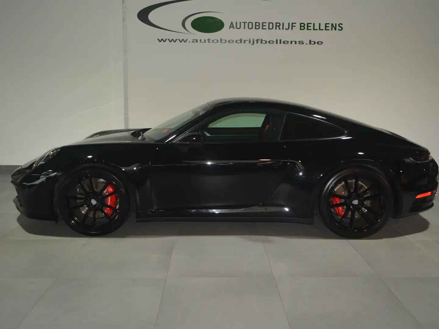 Porsche 992 911 Carrera 4S PDK GEPERSONALIZEERDE UITVOERING Zwart - 1
