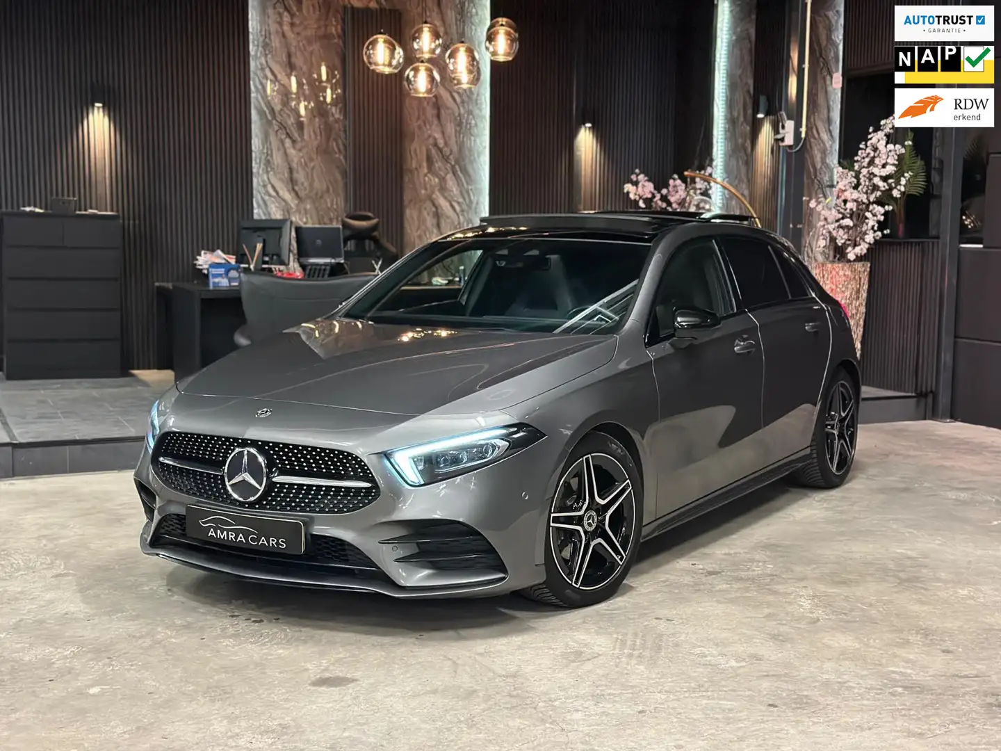 Mercedes-Benz A 200 AMG|PANO|SFEER|BOMVOL Grijs - 1
