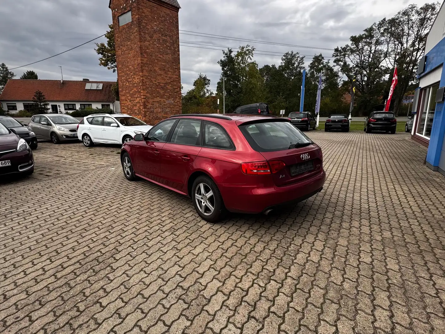 Audi A4 Attraction Rot - 2