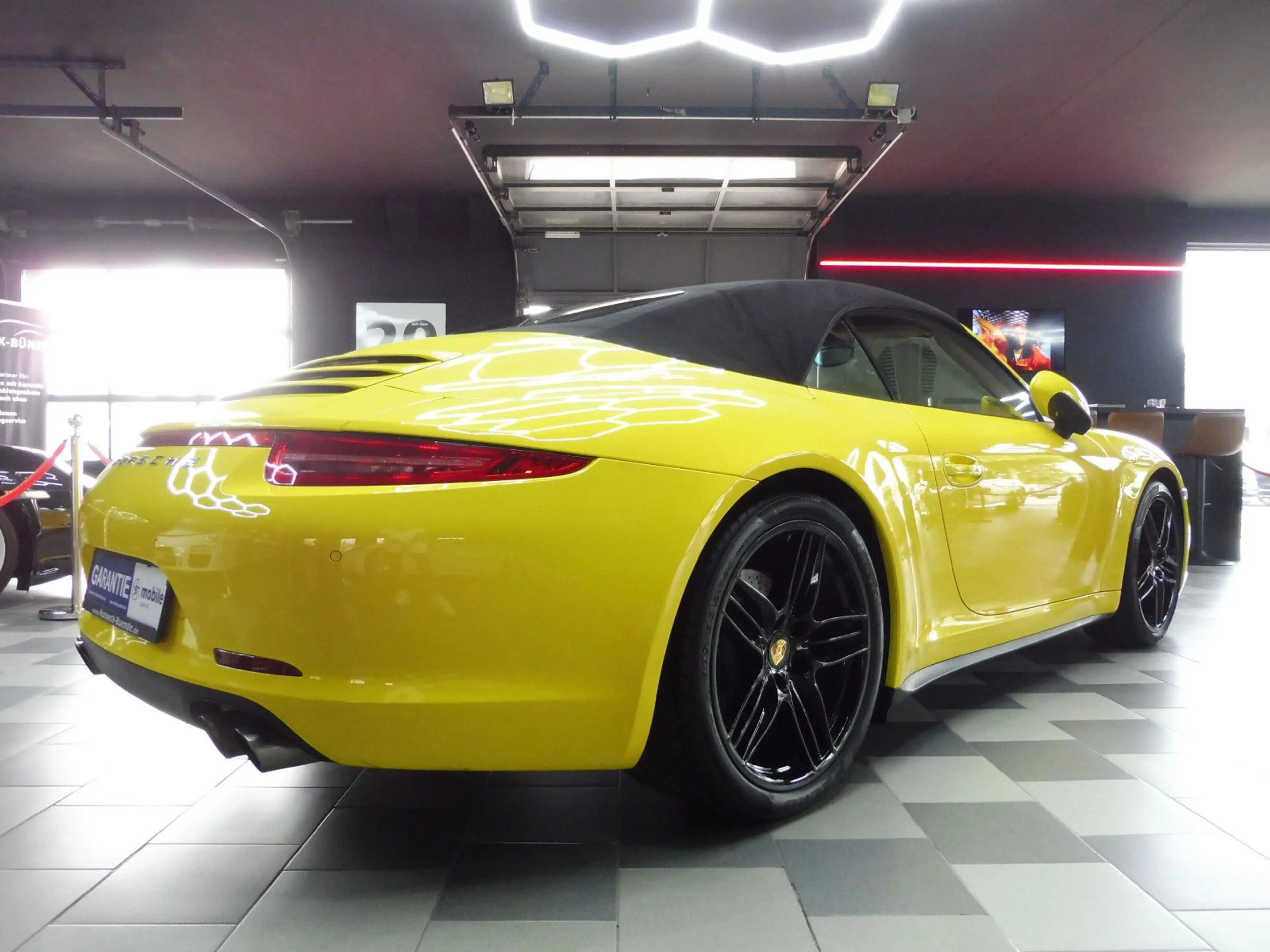 Porsche 991 911 Carrera 4 Cabriolet — photo 6