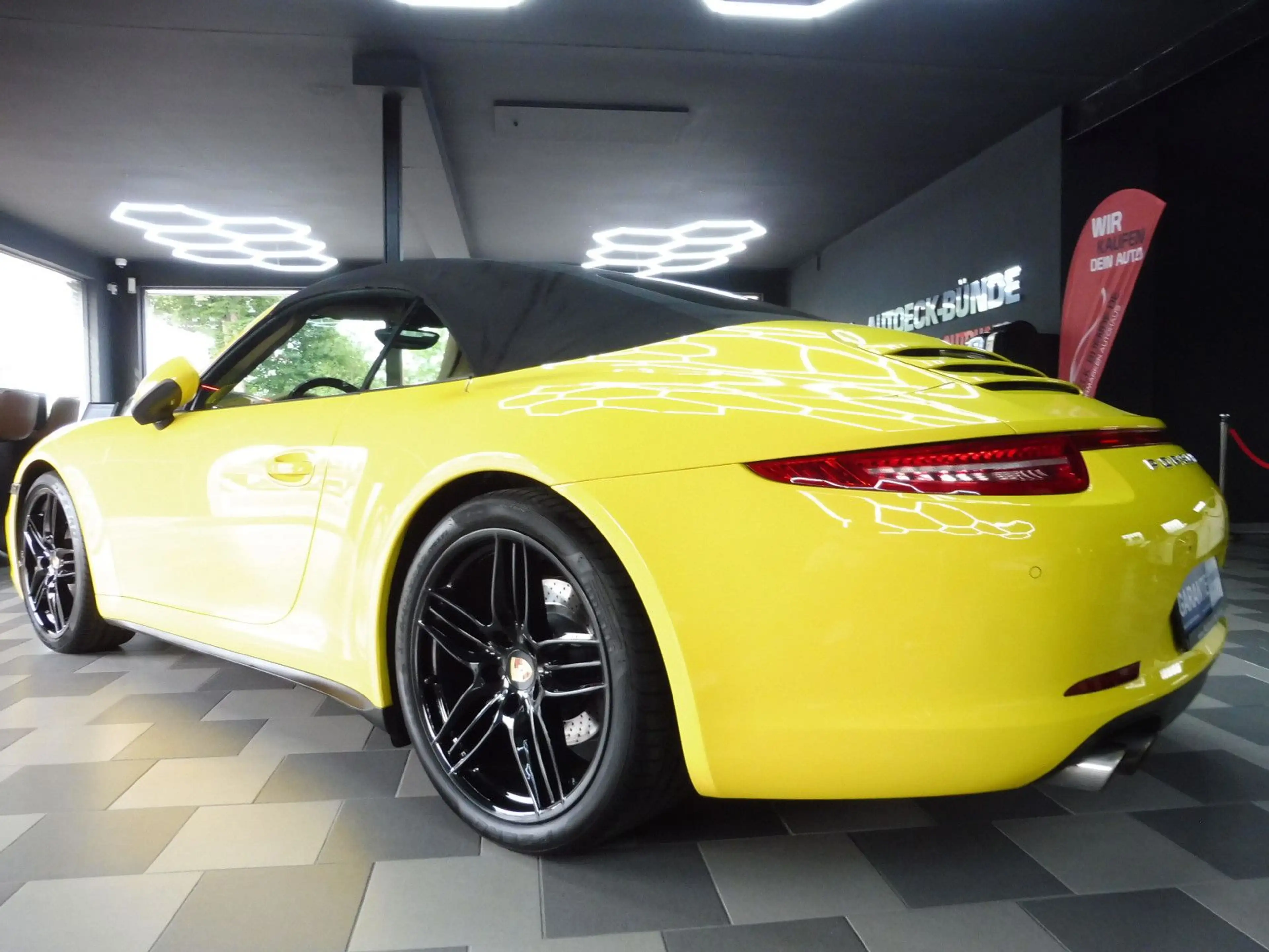 Porsche 991 911 Carrera 4 Cabriolet — photo 8