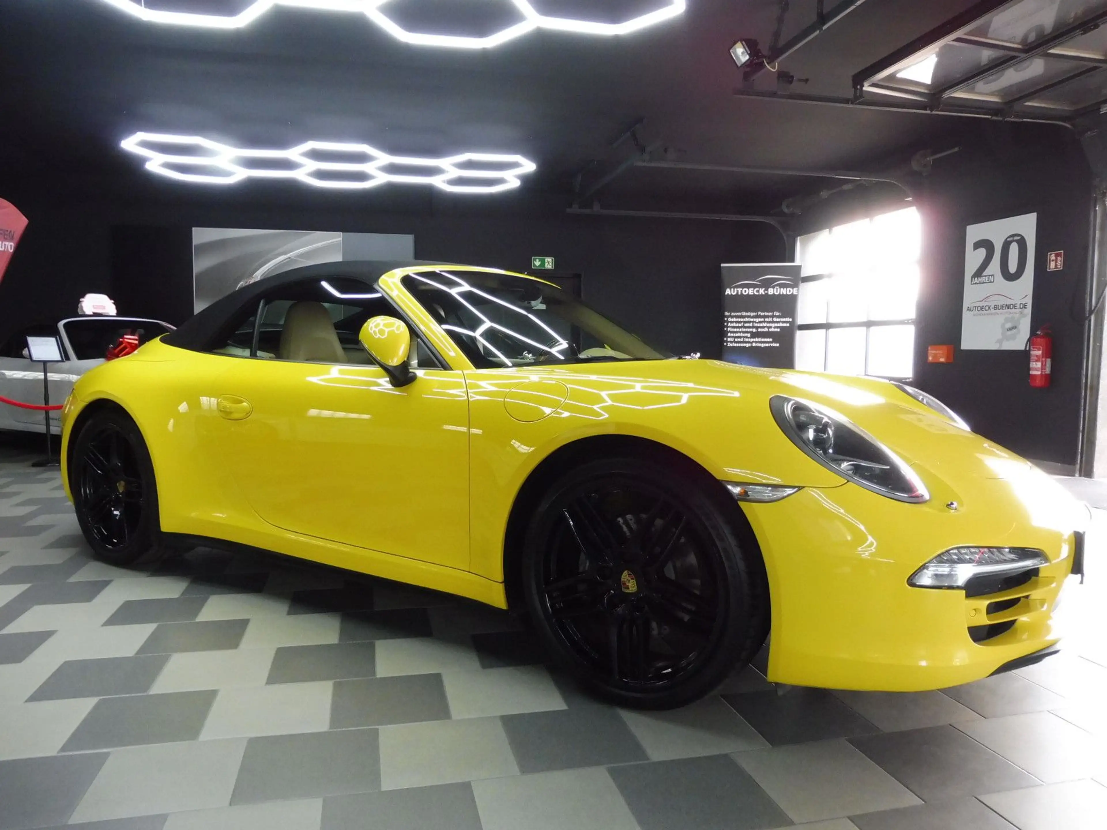 Porsche 991 911 Carrera 4 Cabriolet — photo 4