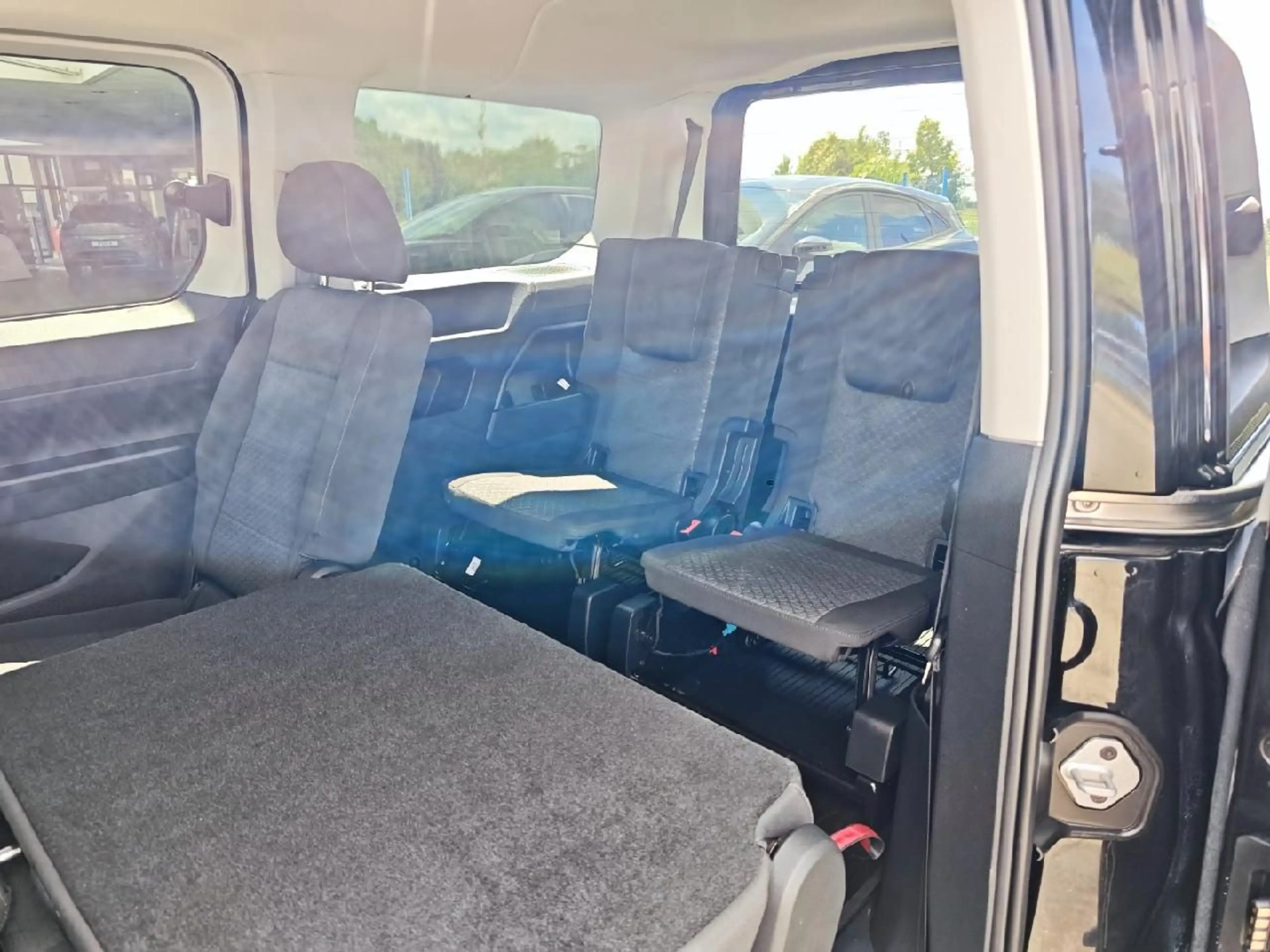 Ford Grand Tourneo Connect Titanium L2 — photo 9