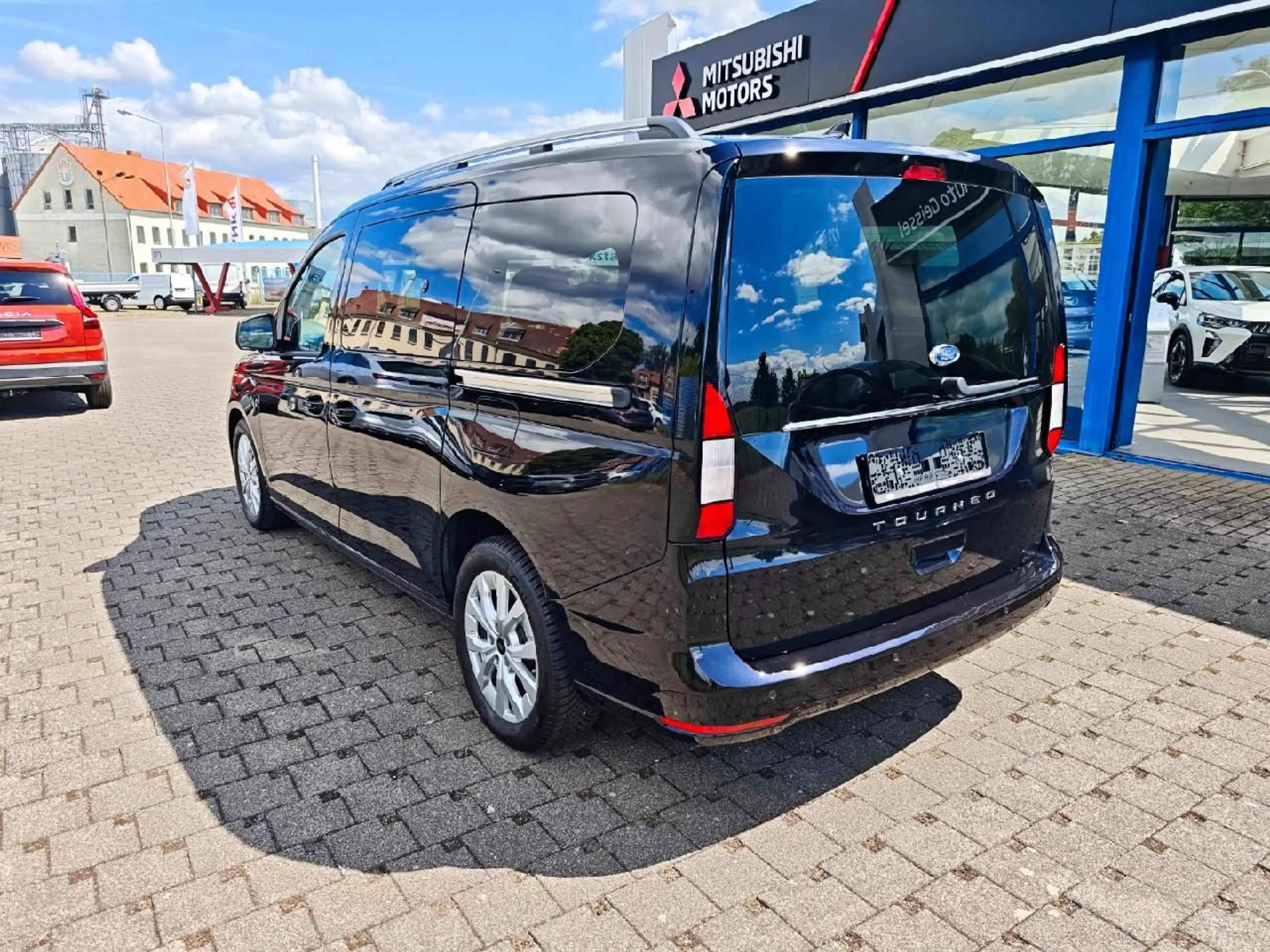 Ford Grand Tourneo Connect Titanium L2 — photo 4